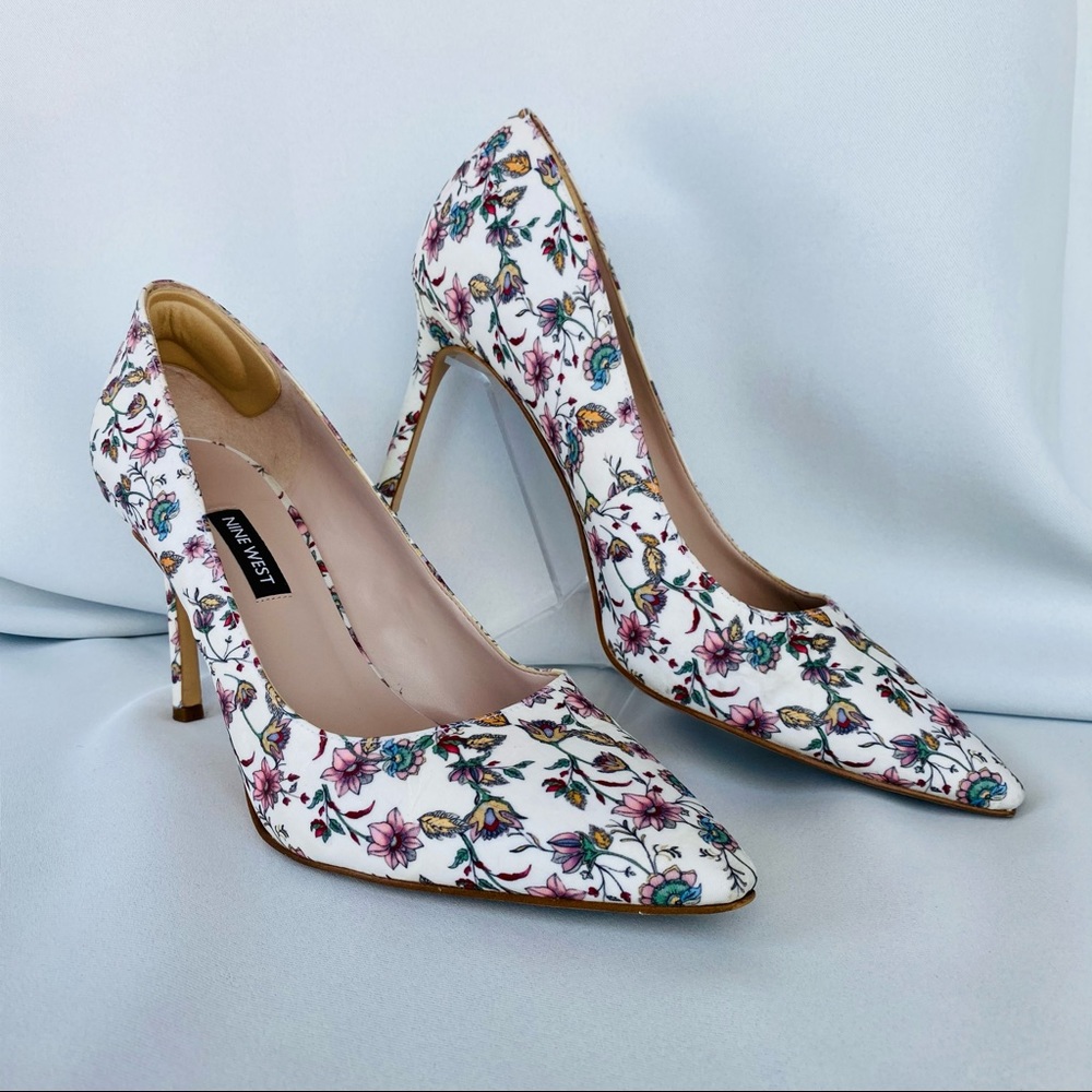 3.75@ Nine West Emmala White Spring Floral Pump
